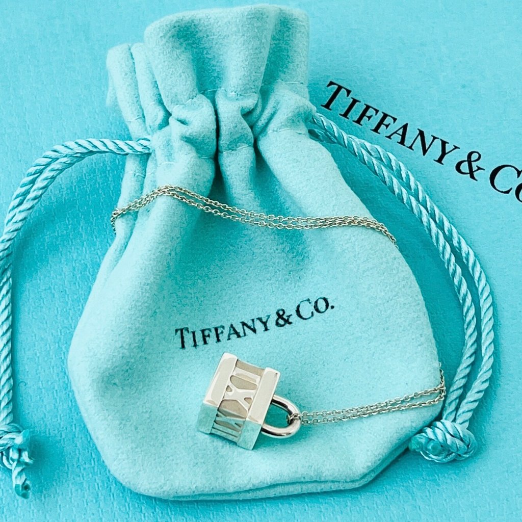 Rare Authentic Vintage Tiffany Co Atlas Roman Numerals Padlock Pendant Necklace